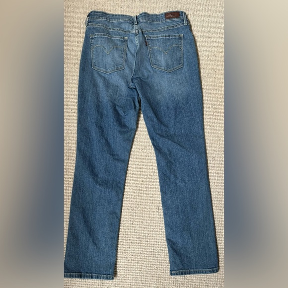 Levi’s Demi Curve Classic jeans for women.  Size 30, slim leg. - Picture 2 of 13